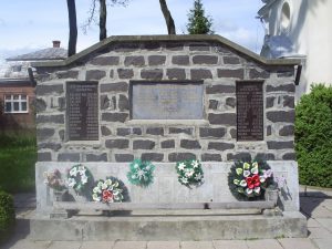 2. ábra. Az I. és a II. világháborúban elesettek tiszteletére állított emlékmű